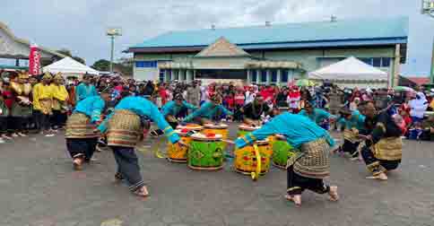 Sanggar Minang Serumpun Tampilkan Seni Tambua Tansa di Festival Bintan Utara Ethnic