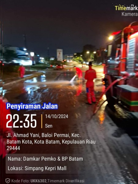 Pastikan Keamanan Pengendara, Jalan Terkena Banjir Dibersihkan