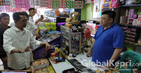 Harga Beras Premium Naik, Amsakar Turun ke Pasar, Jefridin Tinjau Gudang Bulog