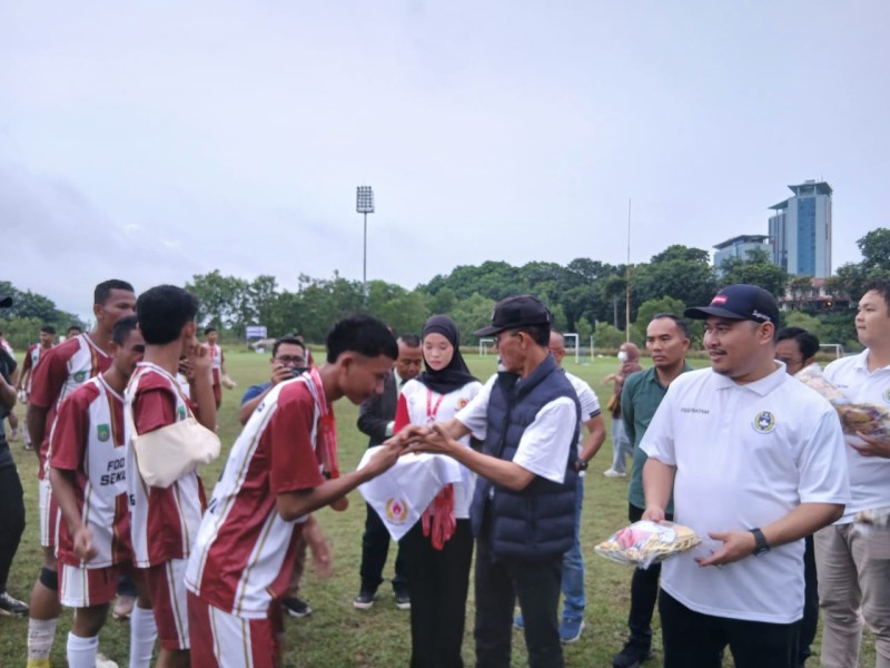 Sekupang Juara Sepak Bola PORKOT Batam VI 2025 Usai Taklukkan Sei Beduk Lewat Drama Adu Penalti