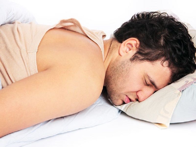 3 Bahaya Mengancam yang Muncul dari Kebiasaan Tidur Telungkup
