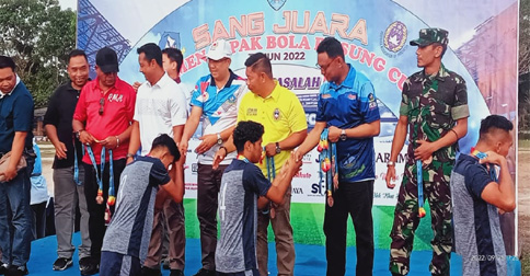 Kalahkan Polres Bintan 0-2, Busung A Juara Turnamen Busung Cup III 2022