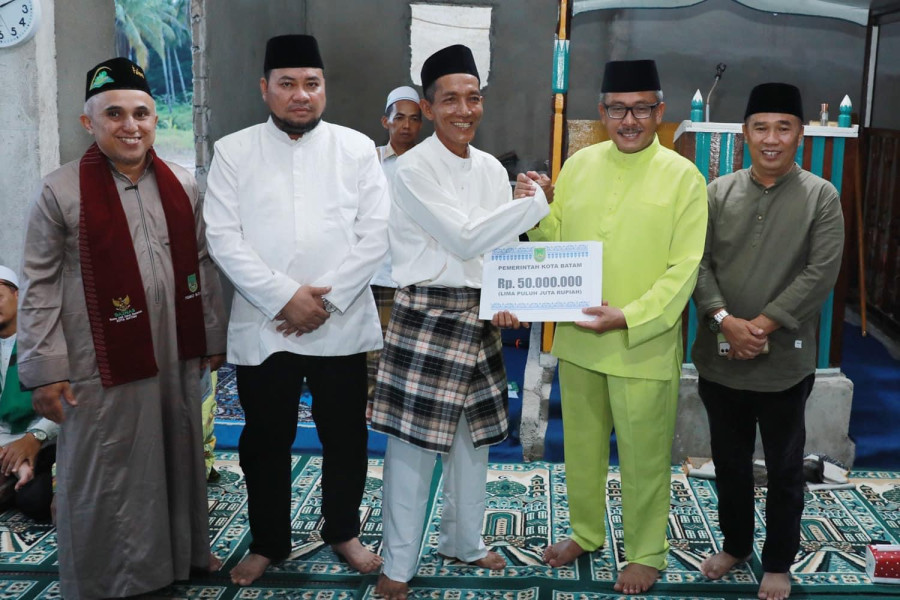 Pemko Batam Bantu Pembangunan Masjid Al Alif Kelurahan Karas Rp50 Juta