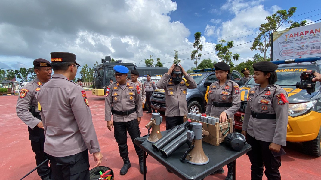 Peralatan Dinas Personil Polres Bintan Dicek Kapolres, Ada Apa?