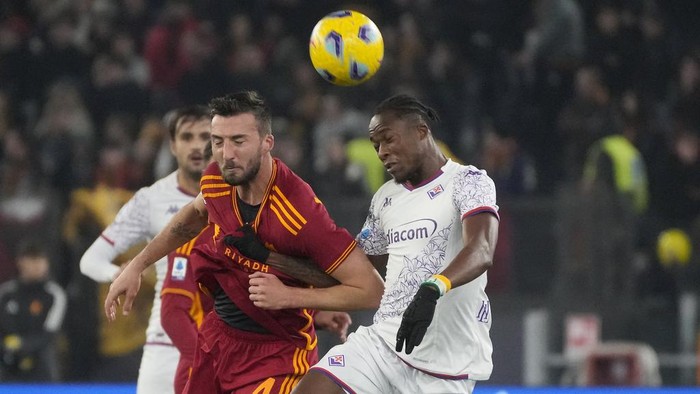 Diwarnai 2 Kartu Merah, Roma Vs Fiorentina Selesai 1-1