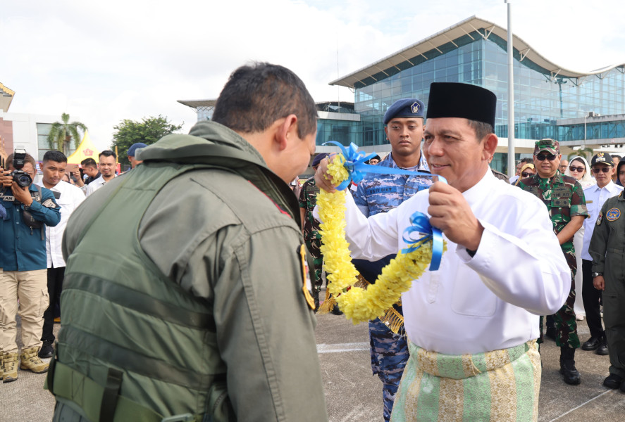 Gubernur Kepri Sambut Kedatangan Tiga Pesawat Tempur TNI AU