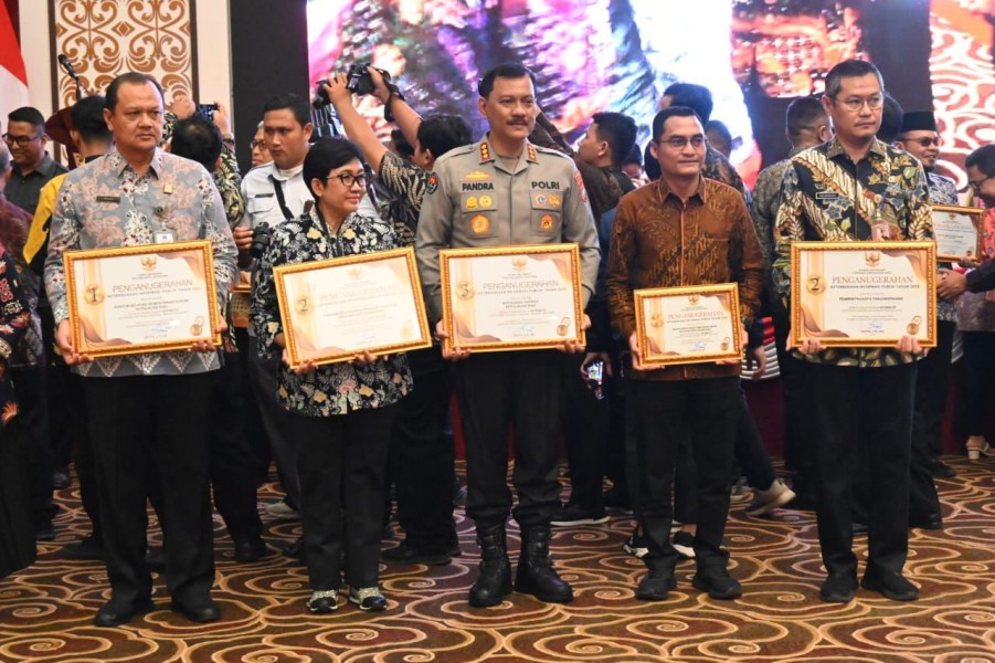 Polda Kepri Kembali Raih Penghargaan Keterbukaan Informasi Publik Tahun 2025