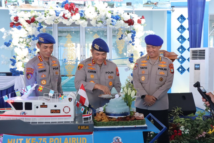 Polda Kepri Gelar Syukuran HUT ke-75 Polairud, Resmikan Masjid Al Harun dan Salurkan Bantuan Kemanusiaan