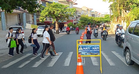 Dishub dan Satlantas Polresta Tanjungpinang Kendalikan Arus Lalu Lintas Pagi di Titik Padat