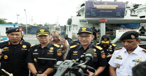 Lewat Operasi Laut Terpadu, Bea Cukai Tangkap Kapal Pengangkut BBM Ilegal