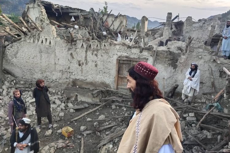 Gempa Afghanistan Tewaskan 1.000 Orang, Taliban Kewalahan