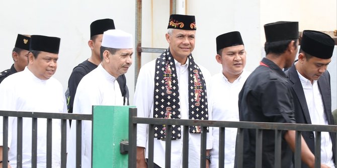 Kunjungi Kesultanan Banten Lama, Ganjar Pranowo Minta Petuah Tokoh Agama