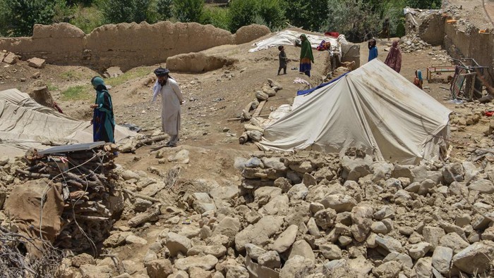 Korban Tewas Gempa M 6,3 Afghanistan Bertambah Jadi 2.445 Orang