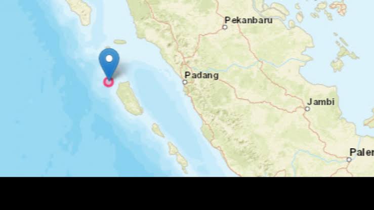 Pasca Gempa M 6,9 Mentawai Dilanda Tsunami