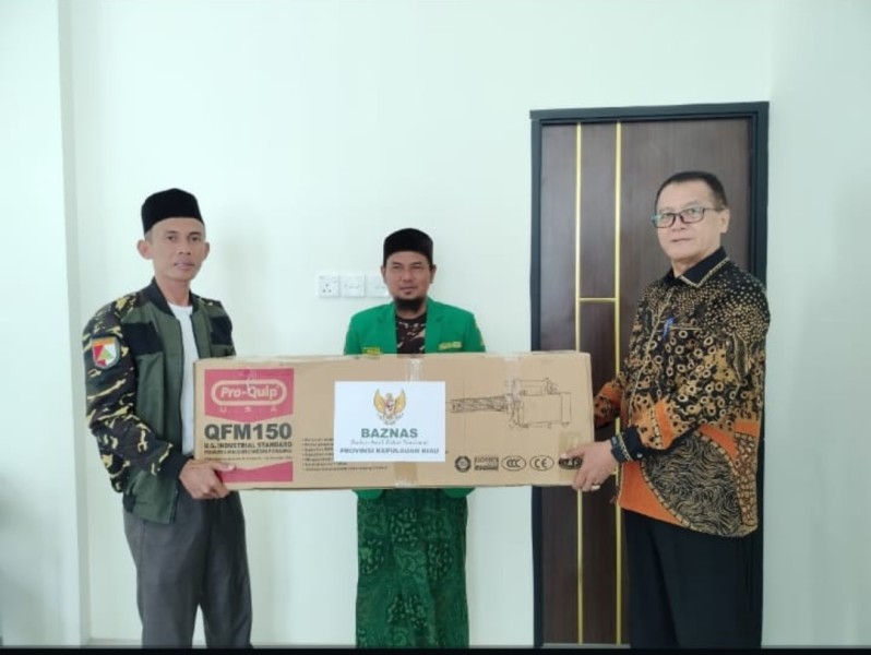 BAZNAS Kepri Serahkan Mesin Fogging untuk Relawan Ansor Tanjungpinang, Dukung Pencegahan DBD di Pesantren dan Masjid